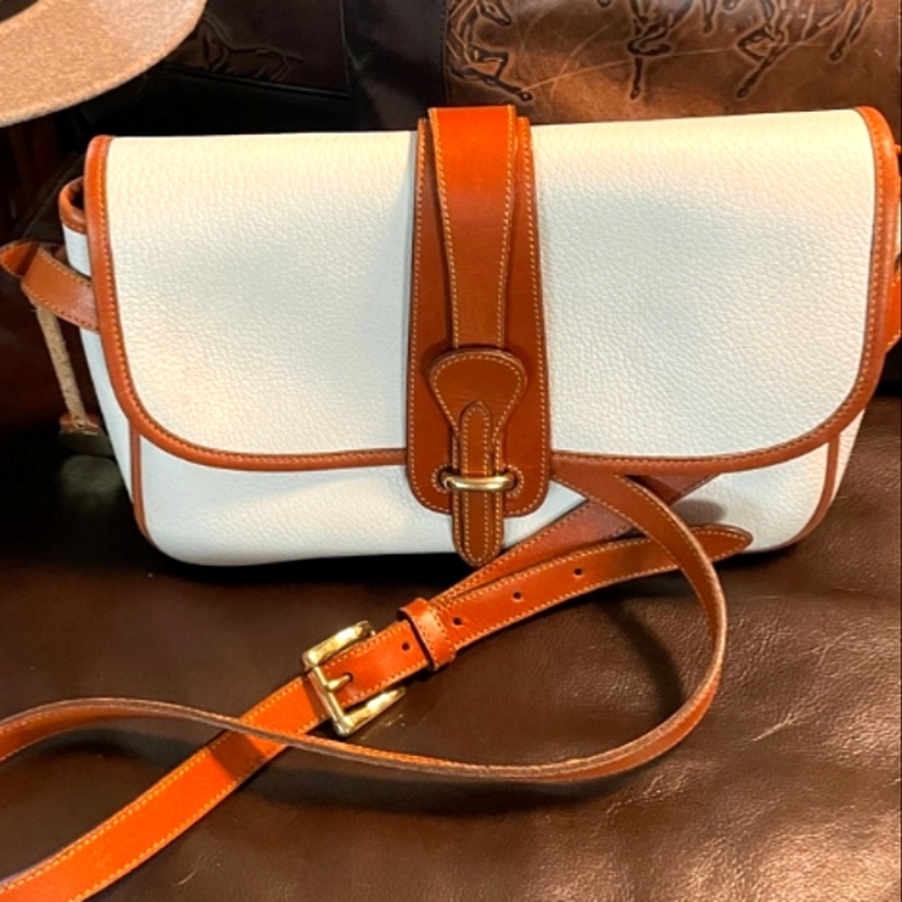 Dooney & Bourke Classic White Pebble Leather Shoulder Bag Pre-owned - Picture 15 of 15